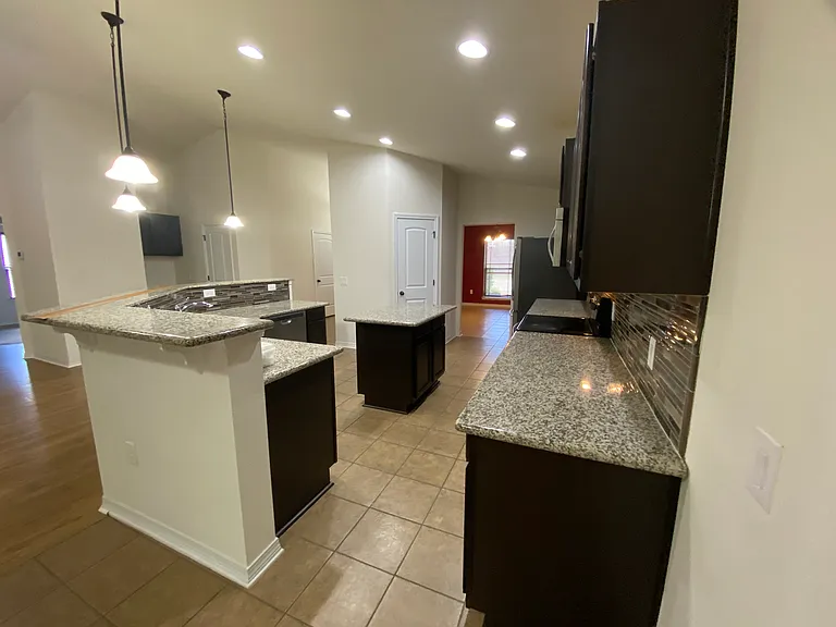 8466 Island Dr — Photo 12