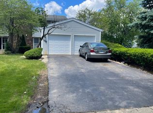 196 Roberts Rd, Bolingbrook, IL 60440