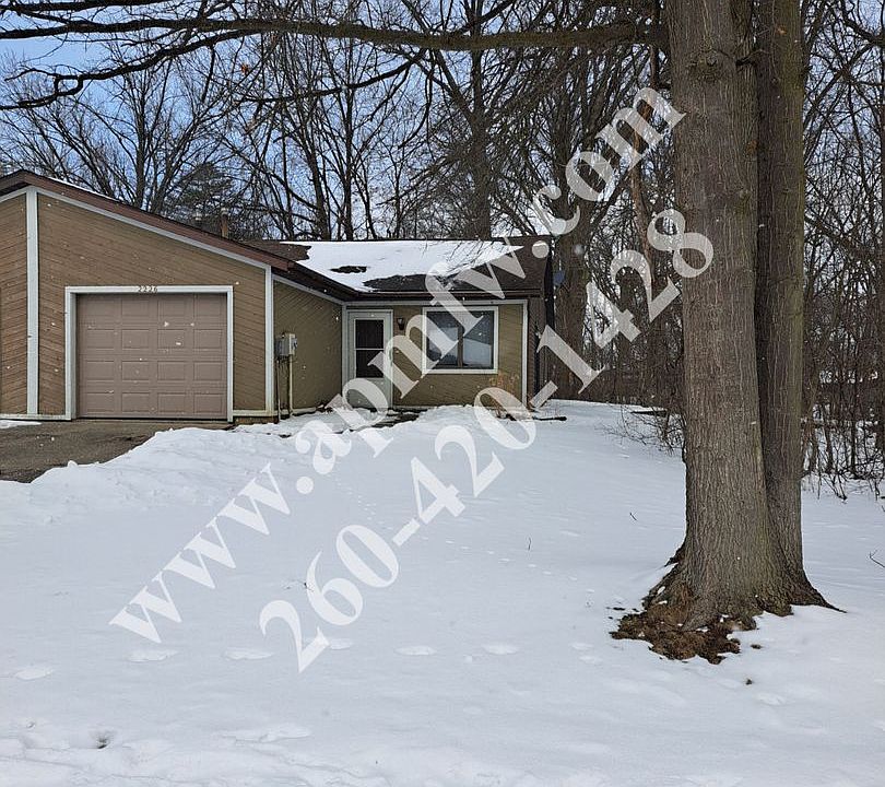 1st image of 2226 Versailles Village Pl