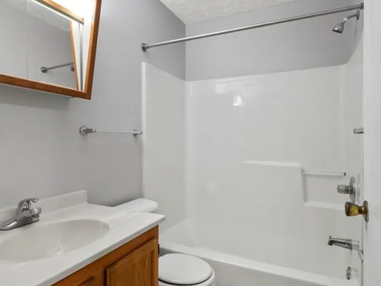 205 Simpson Ave — Photo 14
