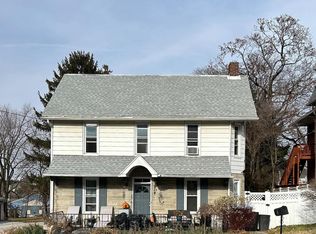 9 W Pennsylvania Ave, Stewartstown, PA