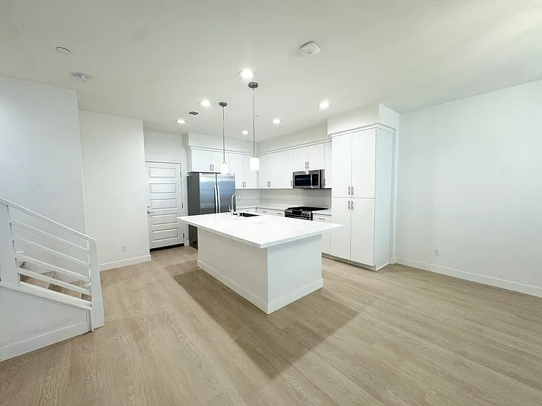 11161 Akarna Ct — Photo 4