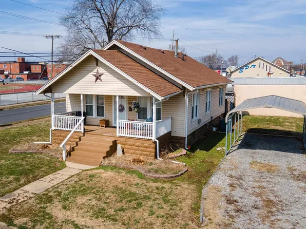 1408 W Cherry St, Marion, IL 62959