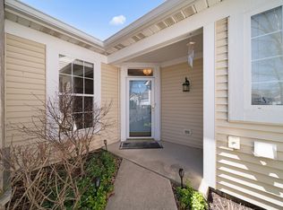 2370 Carillon Dr, Grayslake, IL