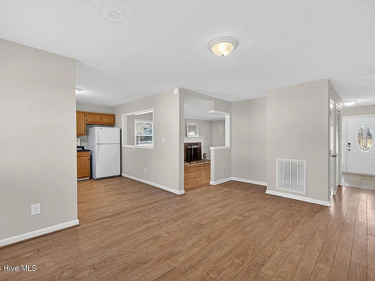 5201 Lord Tennyson Dr — Photo 14