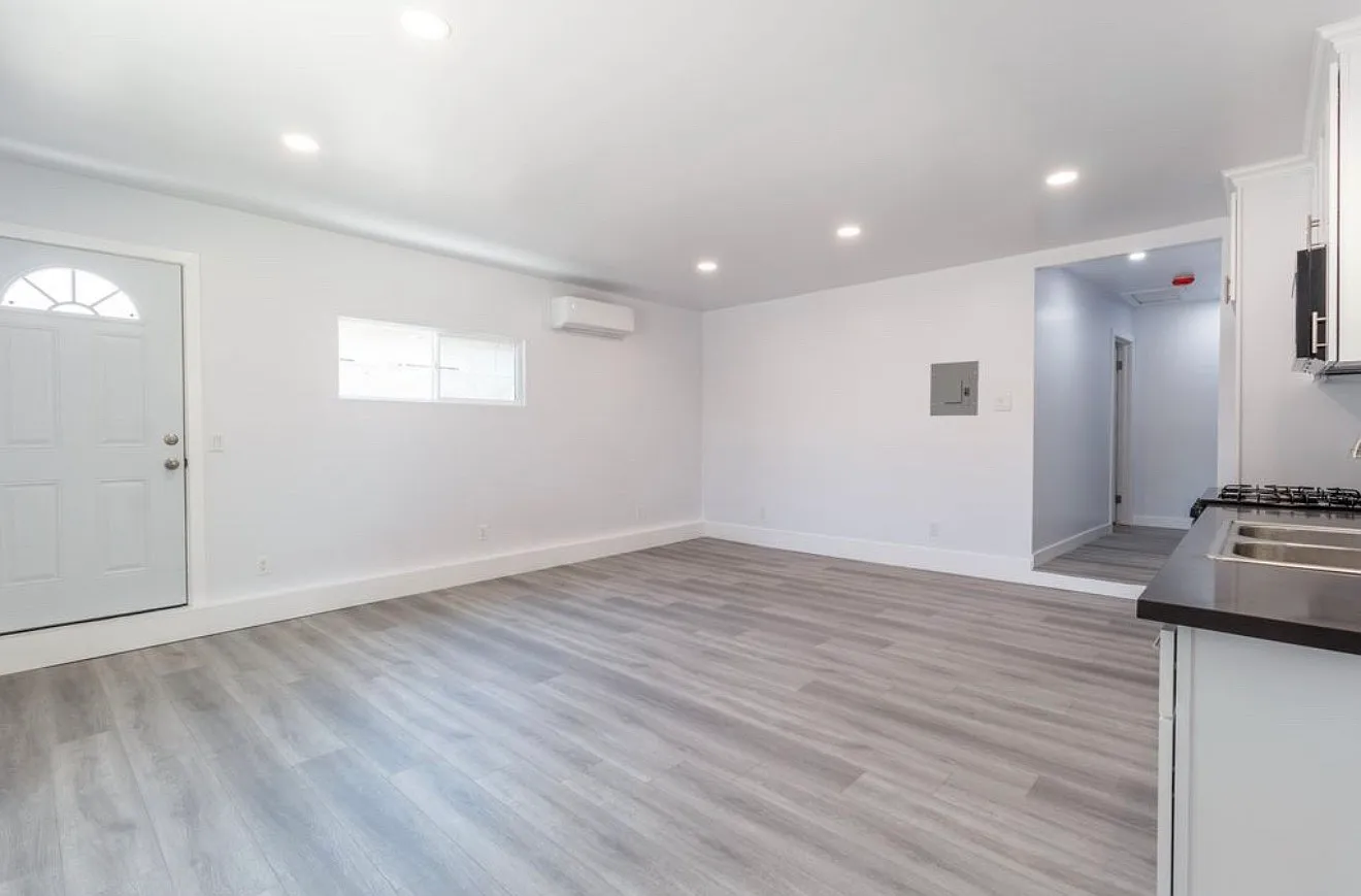1 bed, 601 sqft, $2,300 — Photo 4