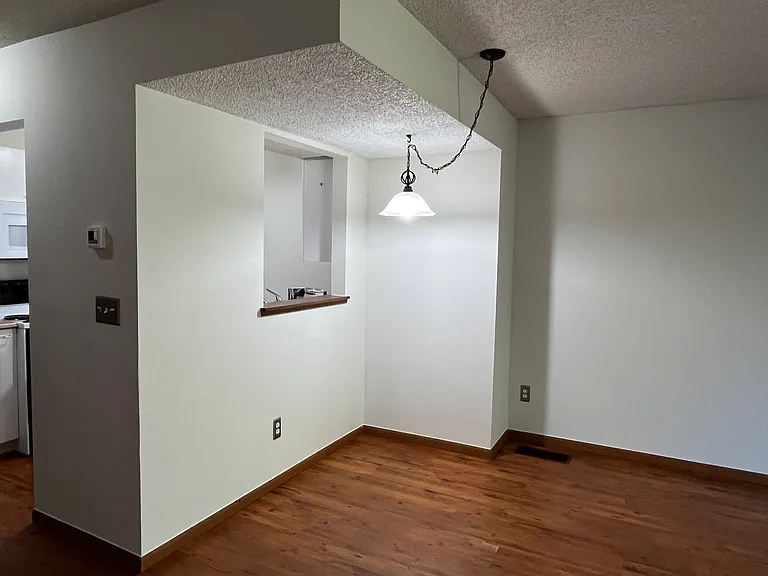 eat-in area