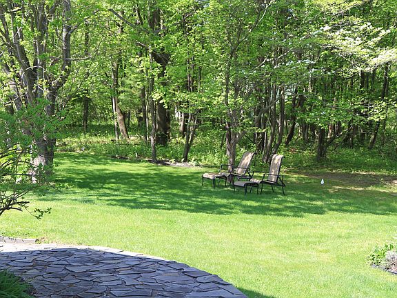 4th image of 140 Crestview Dr
