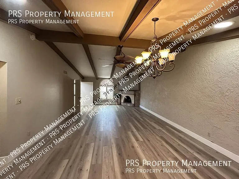 5100 N Miller Rd #11 — Photo 8