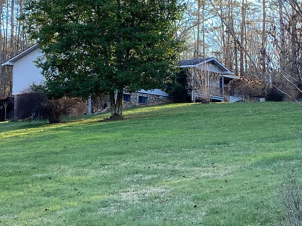 134 Old Gum Log Rd