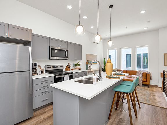 4th image of 833 W Emeril Ave #2B-2Ba-1250Sqft