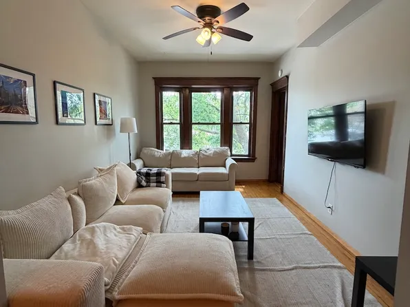 1640 W Melrose St APT 2, Chicago, IL 60657