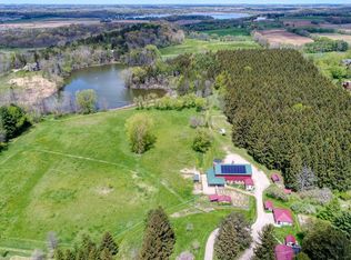 5920 E Waterford Rd, Hartford, WI 53027