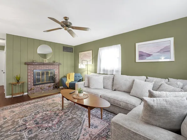 581 Morse Rd, Columbus, OH 43214
