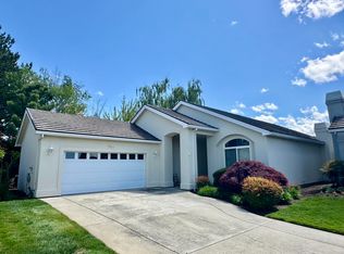 735 Cherrywood Dr, Medford, OR 97504