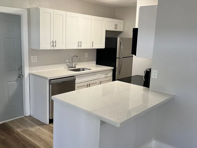 1436 Holly Heights Dr #3 — Photo 1