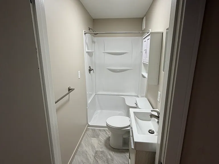 435 Gold St — Photo 5