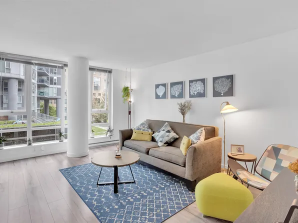 233 Robson St #502, Vancouver, BC V6B 0E8