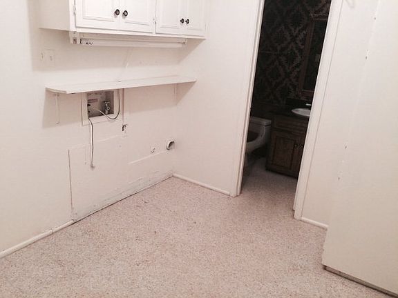 5th image of 4043 E 37th St