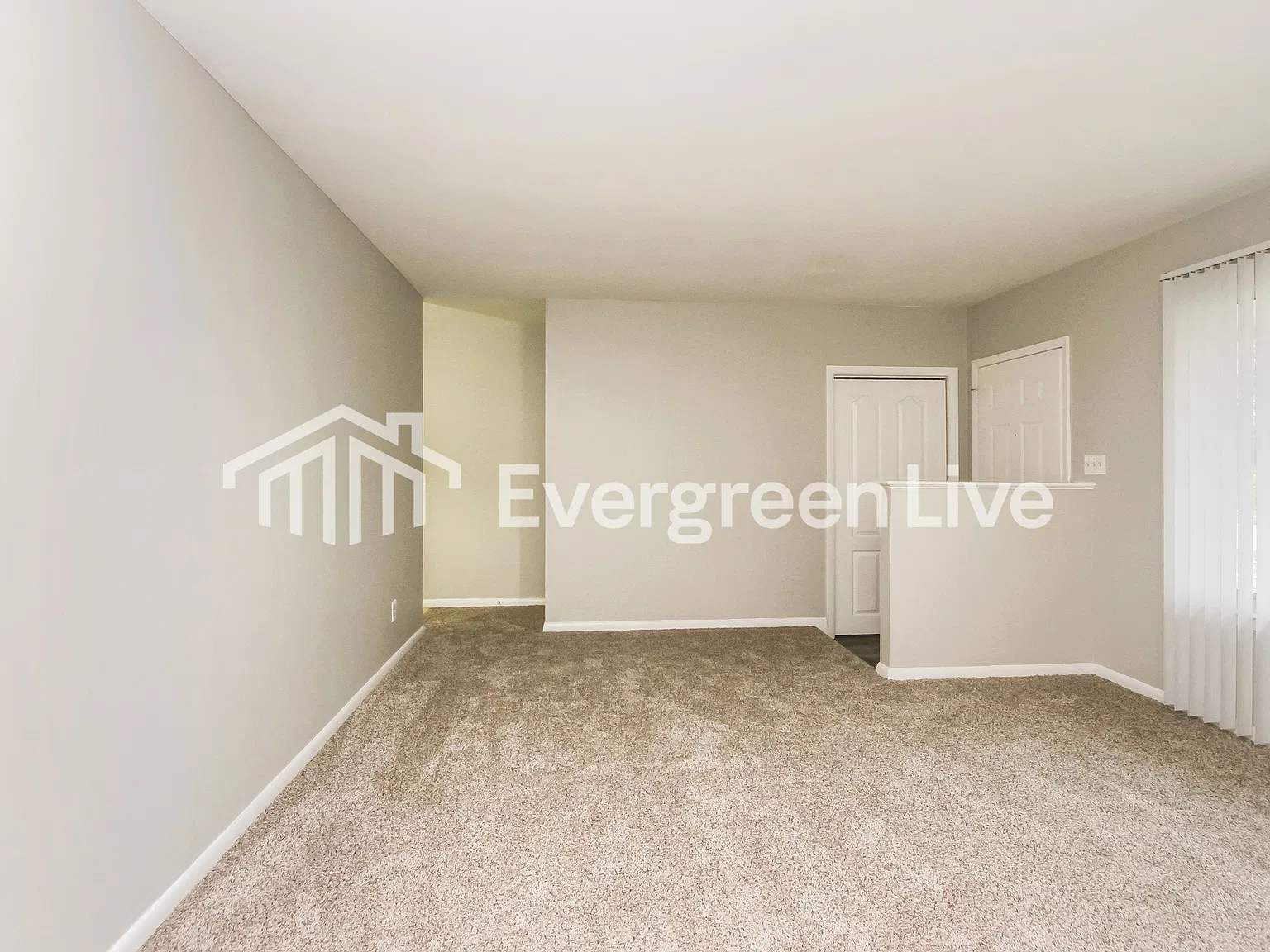 3 bed, 1.5 bath, 1304 sqft, $1,545 — Photo 4