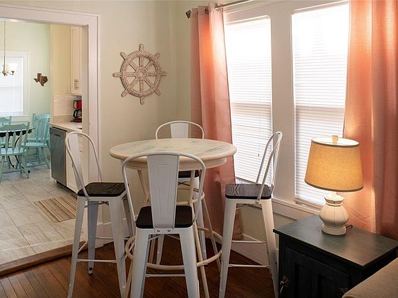 5th image of 1017 Avenue M