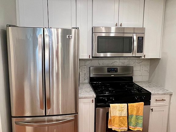 4th image of 4808 Moorland Ln APT 205