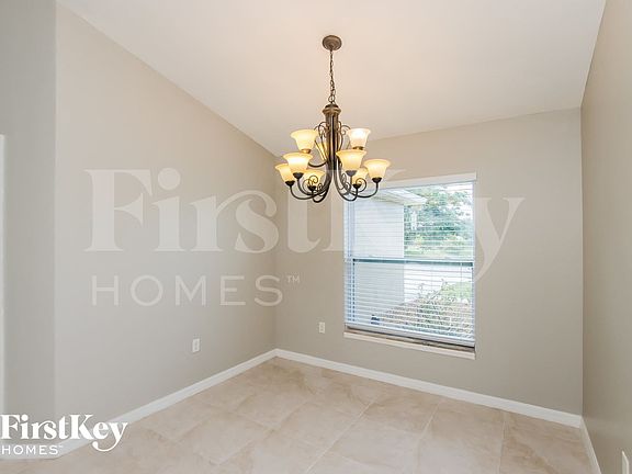 4th image of 1932 Gloria Cir NE