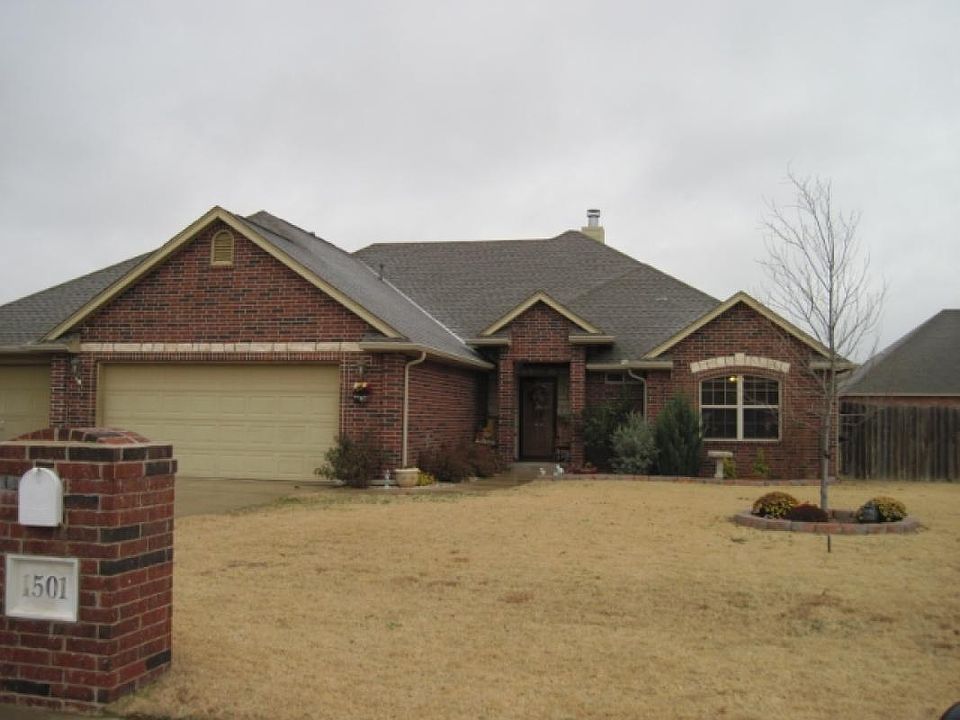 1st image of 1501 Savannah Cir