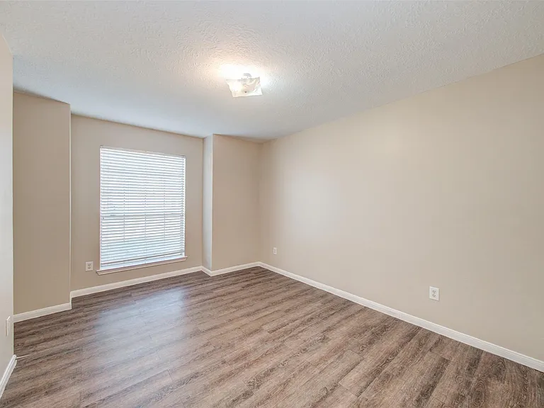 7314 Tara Dr — Photo 22