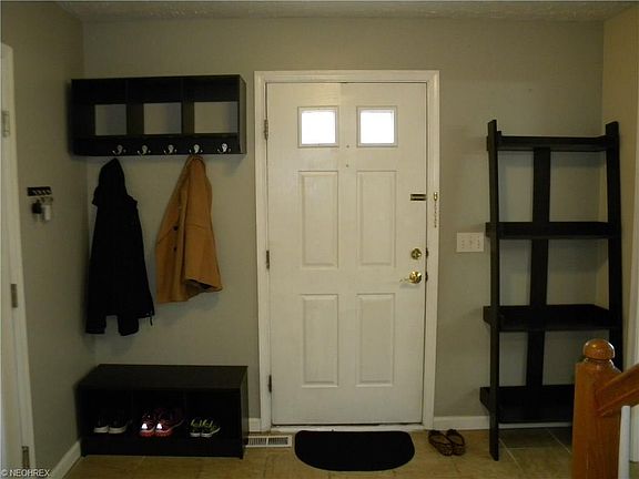 4th image of 73 Crystal Ct