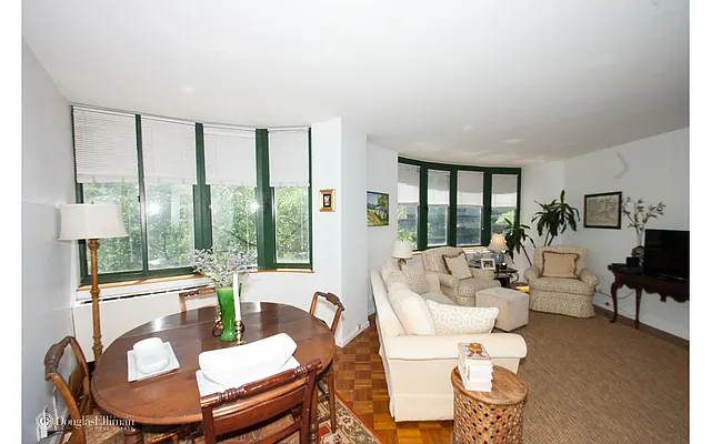 Rented by Douglas Elliman | media 14