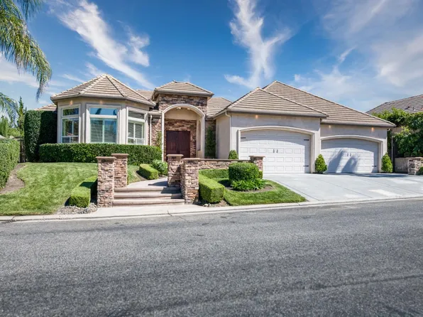 10746 N Falcon Faire Dr, Fresno, CA 93730