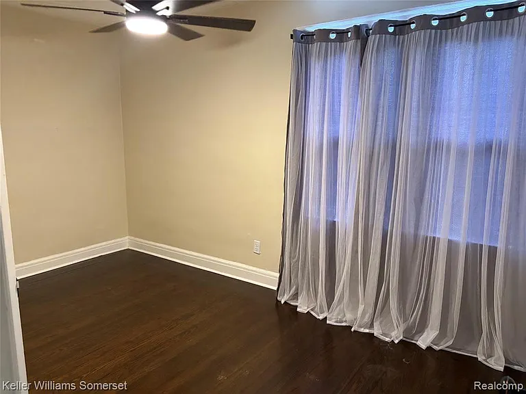 17178 Roselawn St — Photo 8