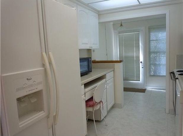 2nd image of 1 Abbey Ln APT 105