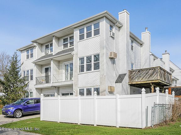 2nd image of 247 Pacific Ave