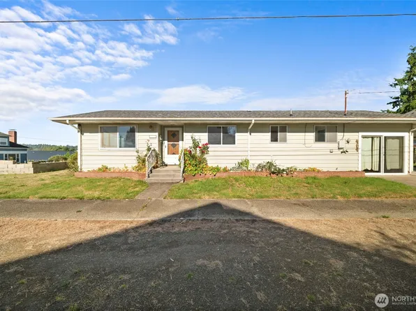 404 Eleventh Street, Raymond, WA 98577