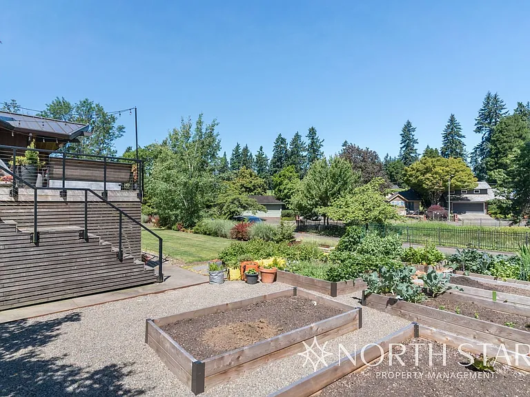 1235 Chandler Rd — Photo 39