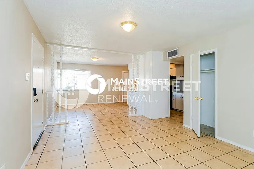 6207 W Claremont St — Photo 4
