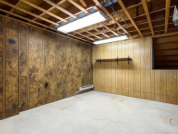 2nd image of 2056 Balmoral Ct