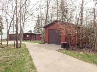 200 Eagles Nest Rd, Marquette, MI 49855