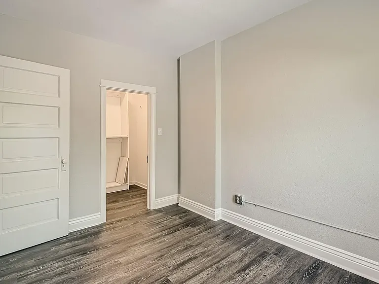 2343 Hooker St — Photo 14