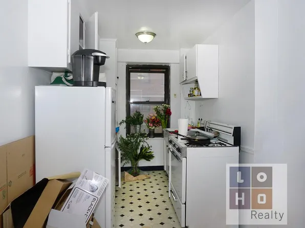 266 East Broadway image 1 of 7