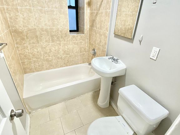 5th image of 27 N Harrison St #907