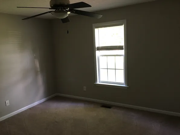 128 Rose Ct, Benson, NC 27504