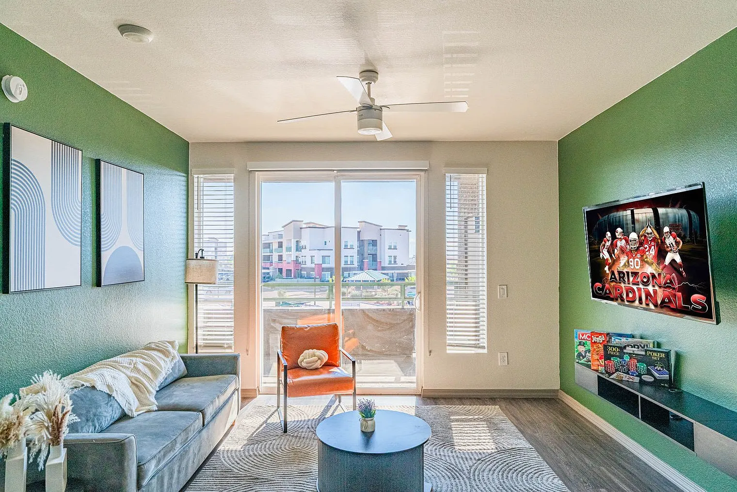 2 bed, 2.0 bath, 893 sqft, $3,158 — Photo 2