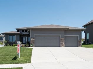 10317 S 124th Ave, Papillion, NE 68046