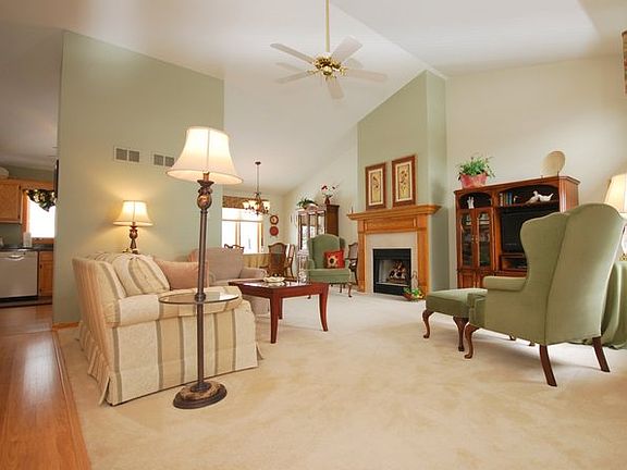 3rd image of 8911 Silverdale Dr #5D