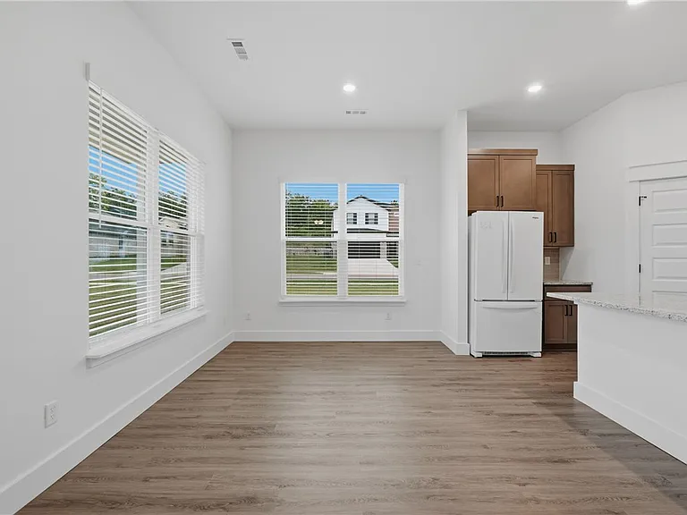 5127 Vista Ave — Photo 16
