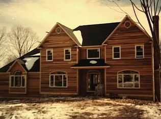 2 Country Club Ln, Easton, CT 06468