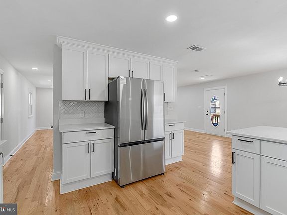 3rd image of 6354 Loudon Ave